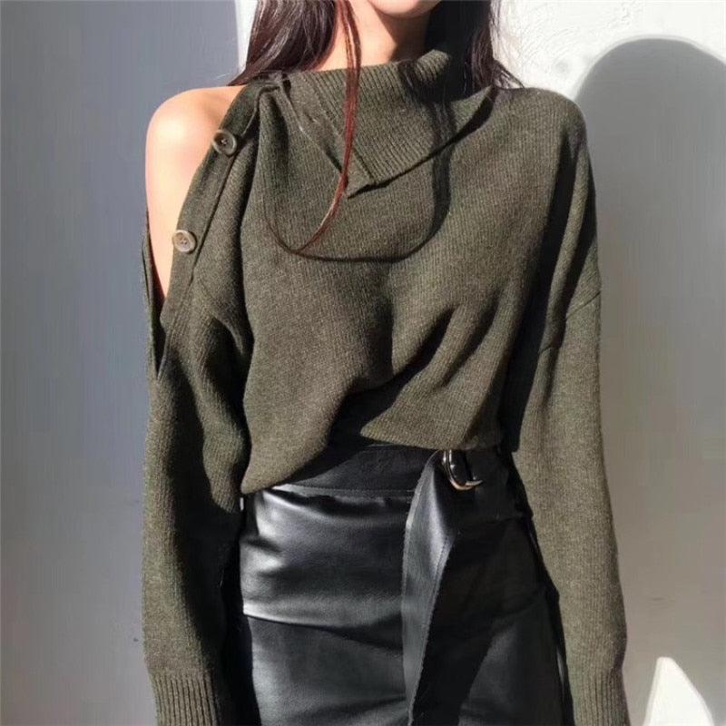 Blusa Feminina Isa Tricô Detalhe no Ombro com Botão Gola Diferenciada