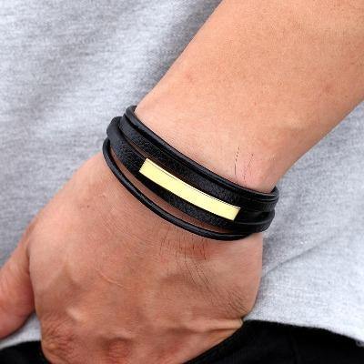 pulseira-couro-masculina-carteira-homen-barba-barbearia-cerveja-compra-cartão-promoção-estilo-masculina-relógio-carro-bolsonaro-brasil-covid-pandemia-celular-chave-futebol-esporte-bar-boteco-barbearia